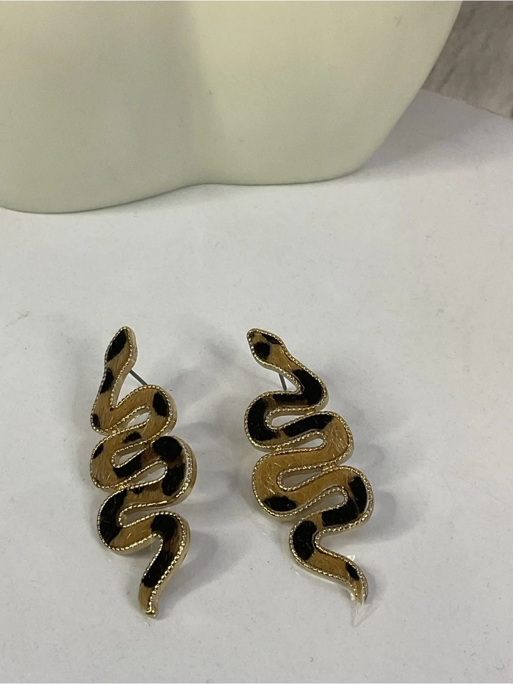🌟🌟 Gold & Black Snake Drop Earrings